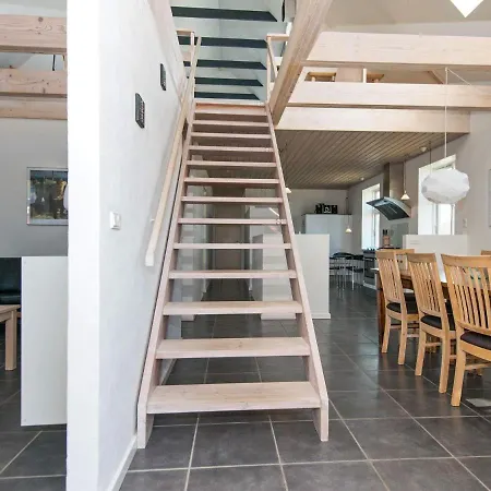 Four-bedroom Holiday In Knebel 5 * Ørby