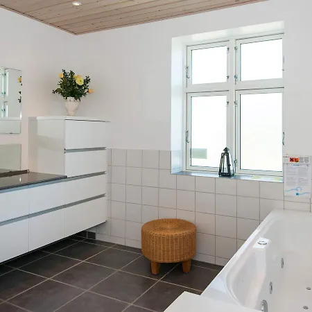 بيت للعطل Four-bedroom Holiday In Knebel 5
